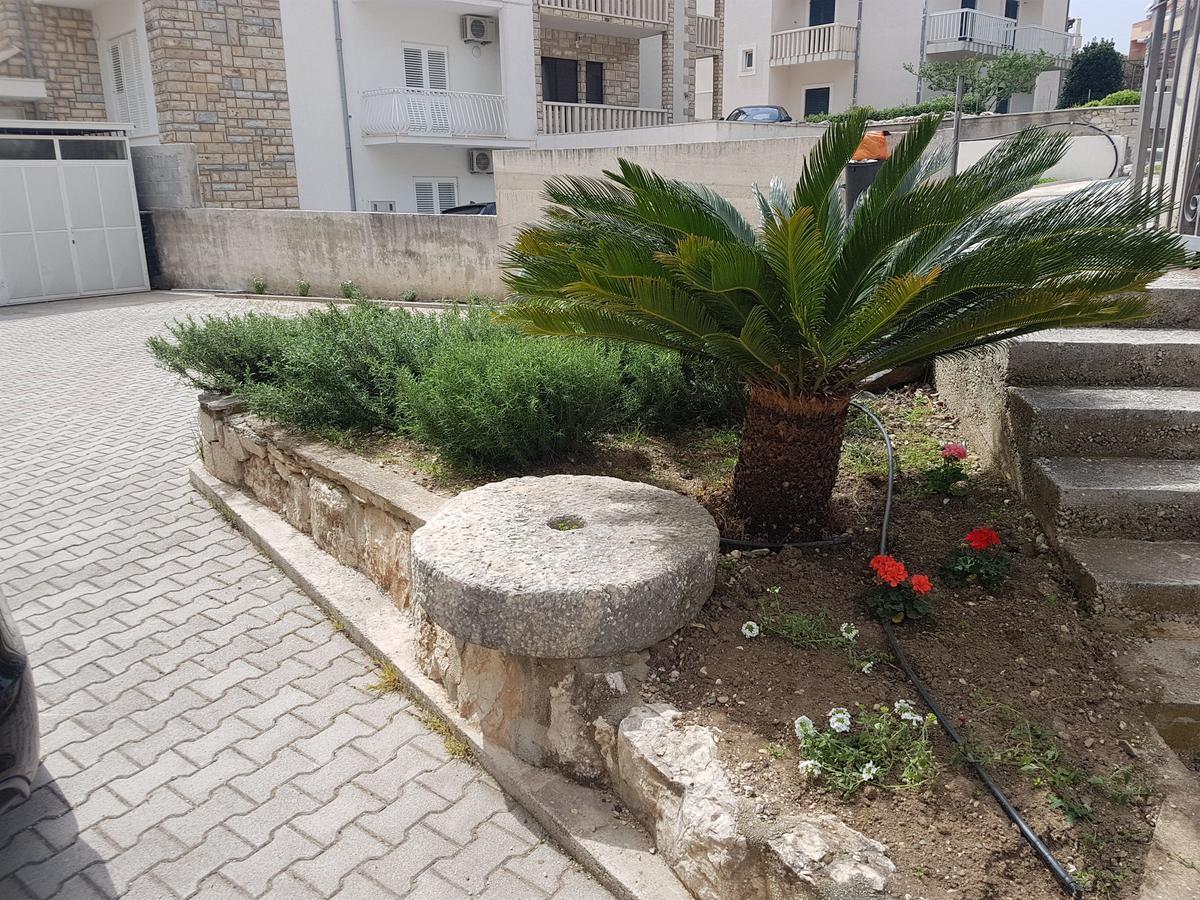 Apartment Dora Дуче Экстерьер фото