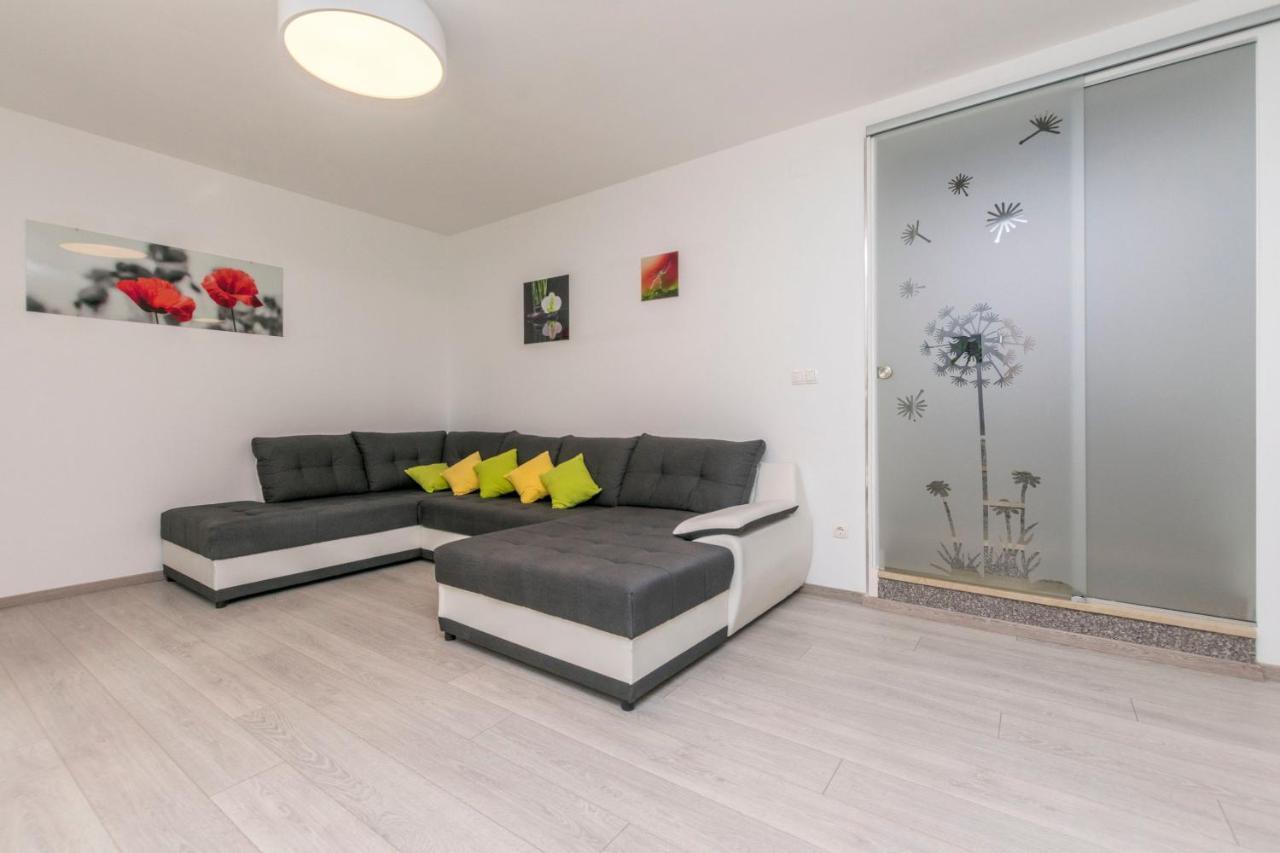 Apartment Dora Дуче Экстерьер фото